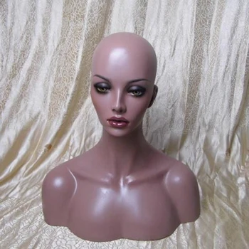 Главата женски манекен с рамене
