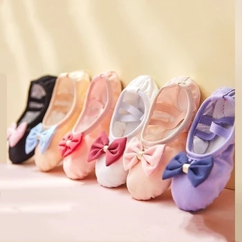 Детски танцови обувки с мека подметка Обувки за практикуване на балет Обувки за момичета за обучение на танци Танцови обувки с лък Детски танцови обувки