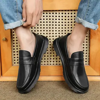 Есенна мъжки обувки за Спортни и Ежедневни Бизнес кожени Мъжки обувки ретро кафява модни обувки Martin за момчета с мека подметка и нисък покрив