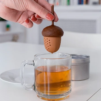 Приспособления за заваряване на чай Цедка за чай от пакетчета Билков Филтър Кухненски Принадлежности Дифузер за подправка на Силиконовата Форма на Жълъд