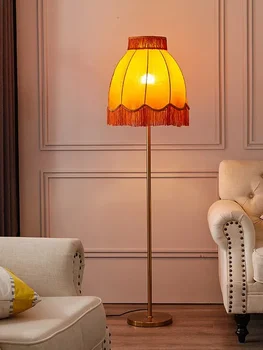 Френски ретро под лампа за дневна с пискюли в стила на Кралския двор, американски малка странична лампа за кабинет и спални